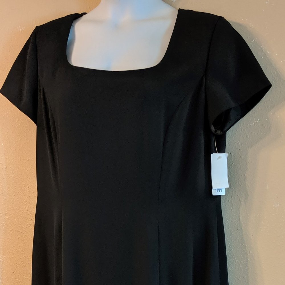 BEAUTIFUL BLACK DRESS - Picture 2 of 8